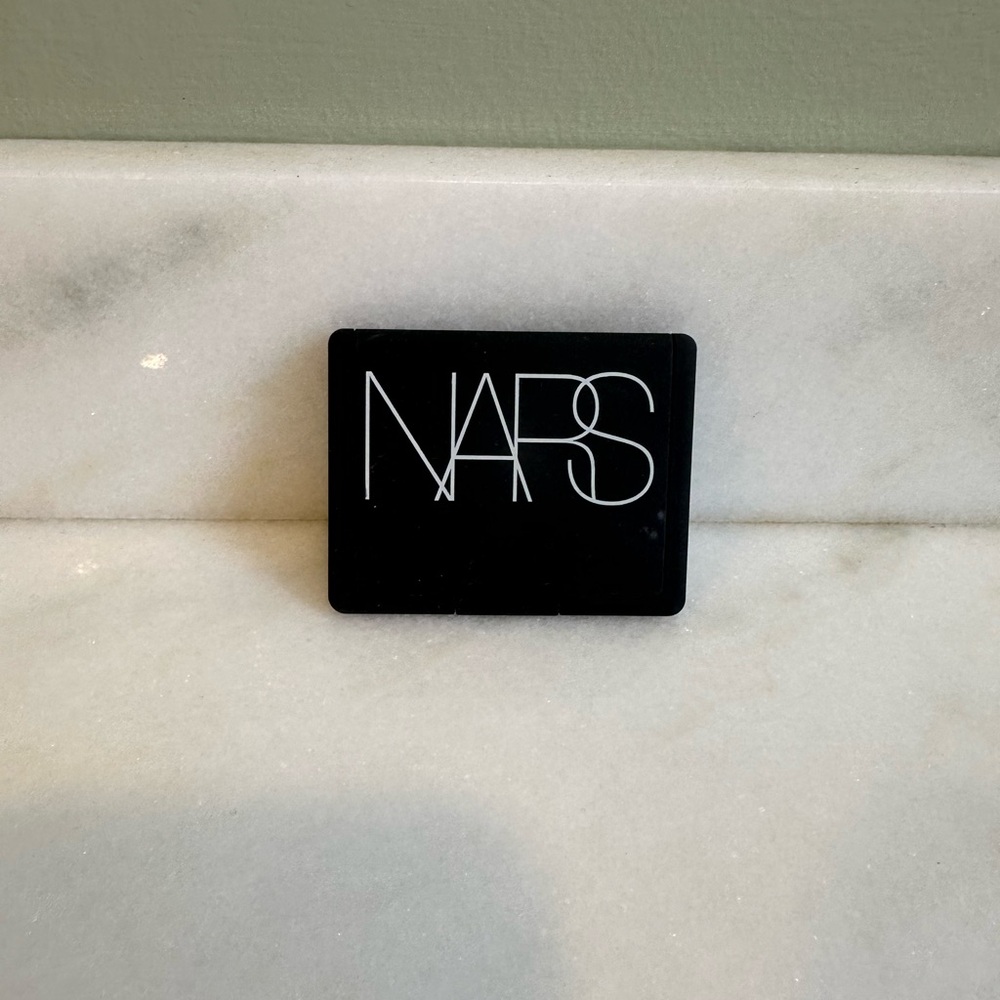 NARS Blush - Shade Gina - Picture 3 of 5